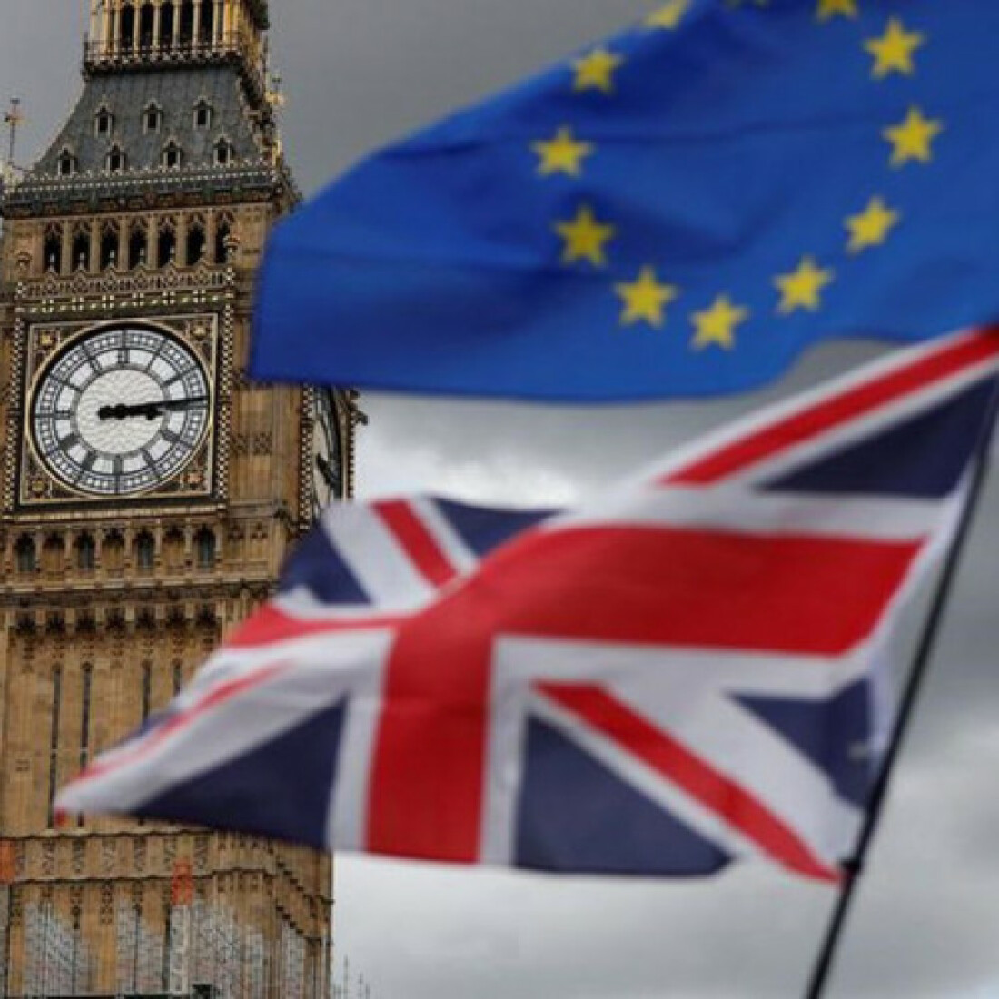 França afirma que não será refém da política britânica para imigração