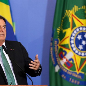 Presidente diz que Brasil e o mundo não aguentam um novo lockdown