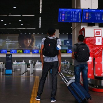 Covid-19: ministro anuncia proibição de voos oriundos de seis países