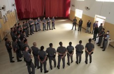 Policiais em formação visitam Base Comunitária Tsuzaichô