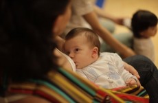 Mamoru aprova lei que permite a amamentação em qualquer lugar