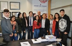 Deputado recebe estudantes de Mogi