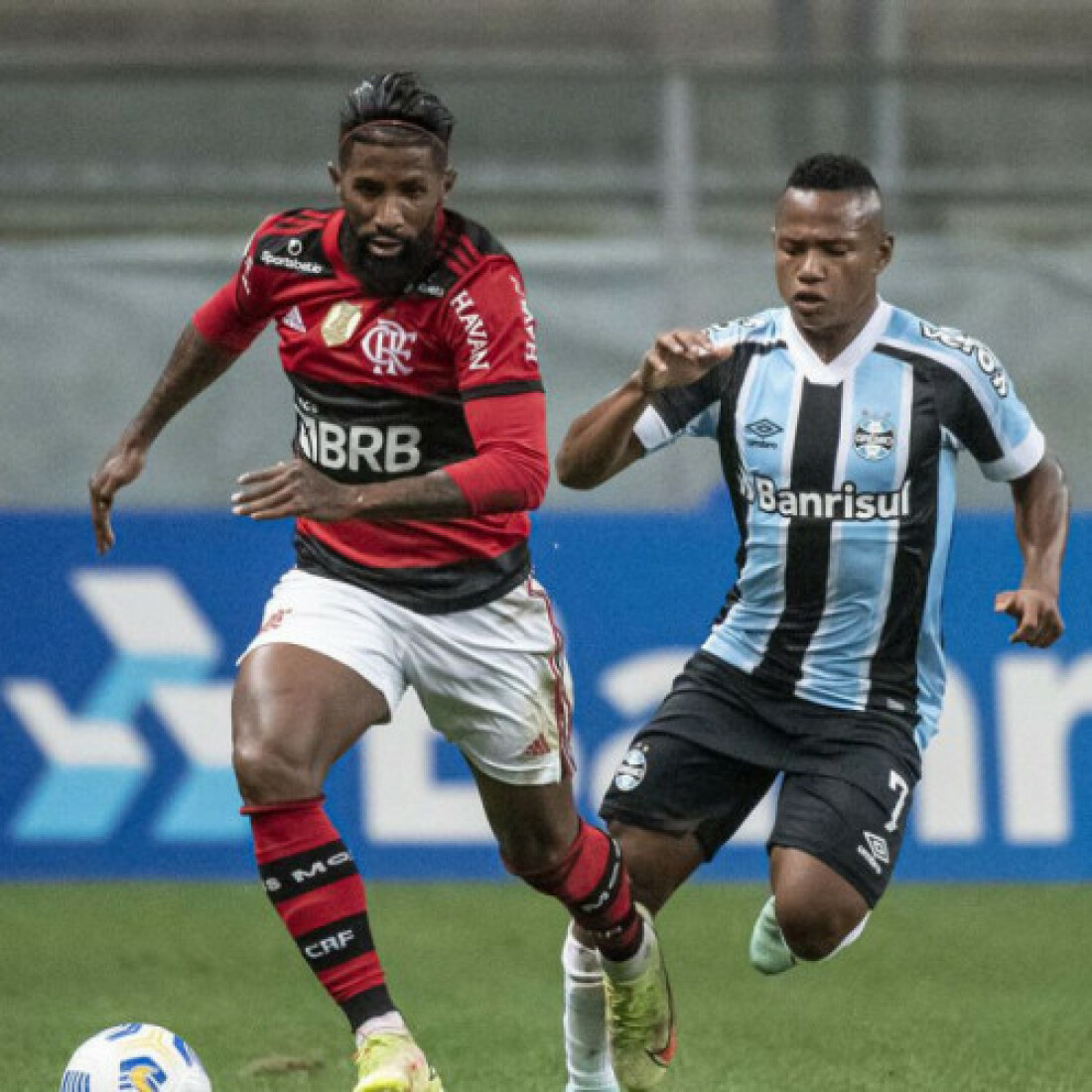 Com um a menos, Grêmio arranca empate com reservas do Flamengo