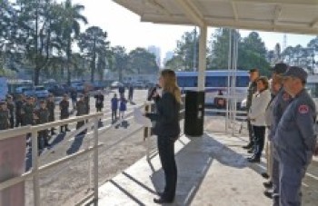 Carreata do Agasalho recolhe roupas e cobertores em Mogi