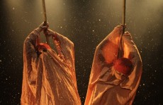 Contadores de Mentira encena "Coma-me"