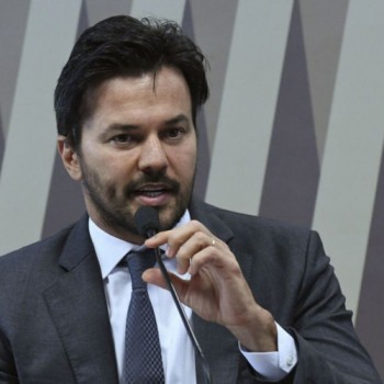 Ministro diz que resultado de leilão do 5G aumentará competitividade