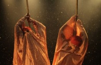 Contadores encena o espetáculo "Coma-me"