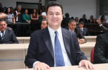 Vereador premiado como mais atuante lidera as ausências