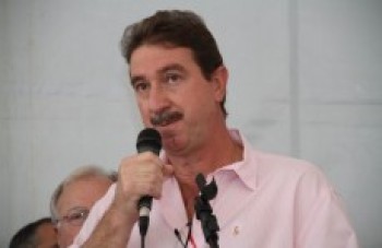 Momento turbulento tem até troca de socos no plenário