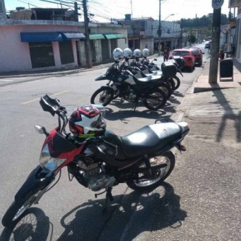 Romo apreende celular roubado e moto irregular no Jd. Leblon