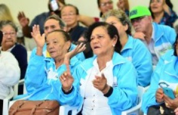 Centro de Convivência celebra o Dia Contra a Violência ao Idoso