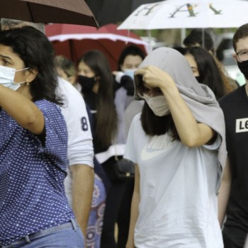 Estudantes já começam a deixar as provas do primeiro dia do Enem 2021