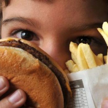 Pandemia: estudo relaciona falta de sono à alta da obesidade infantil
