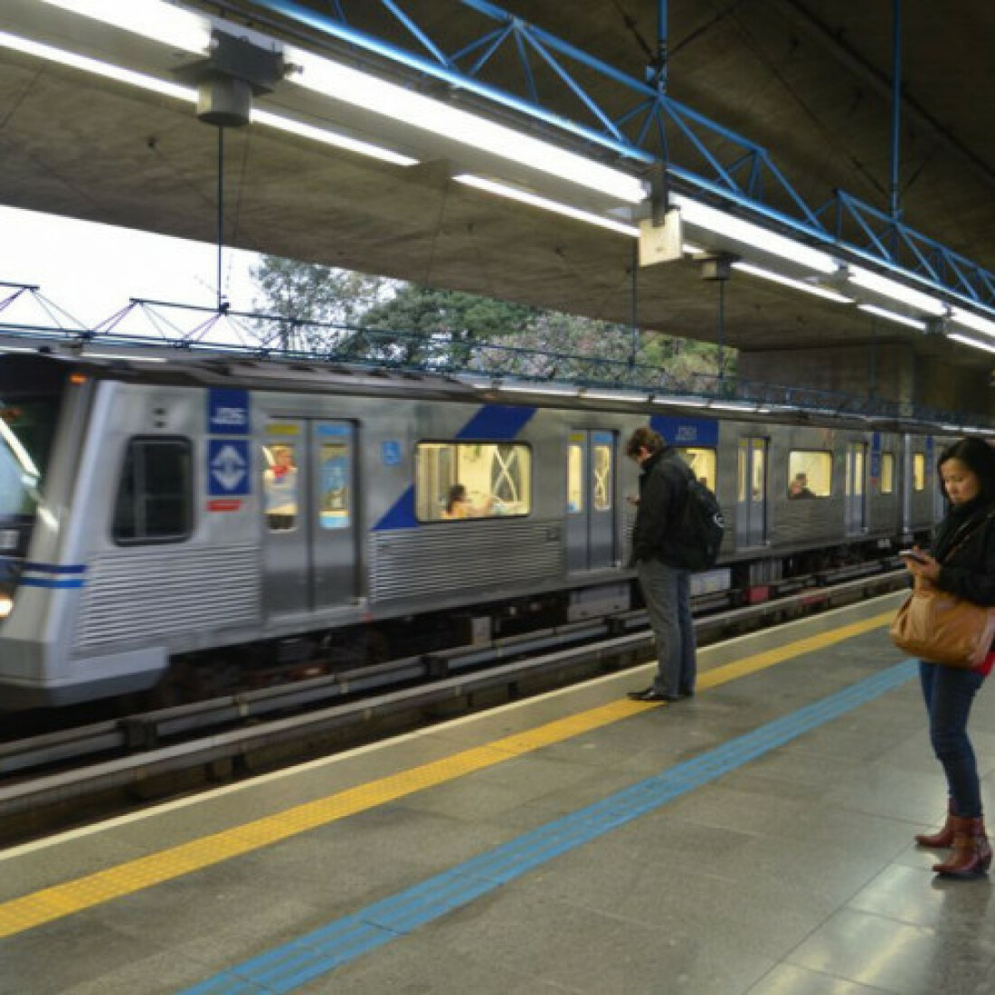 Enem: ônibus e metrô funcionam normalmente na capital paulista