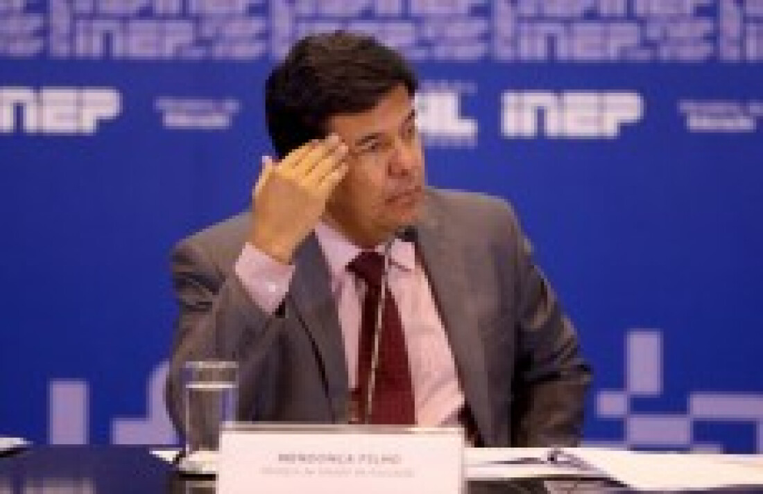 Mendonça Filho nega ter recebido doações