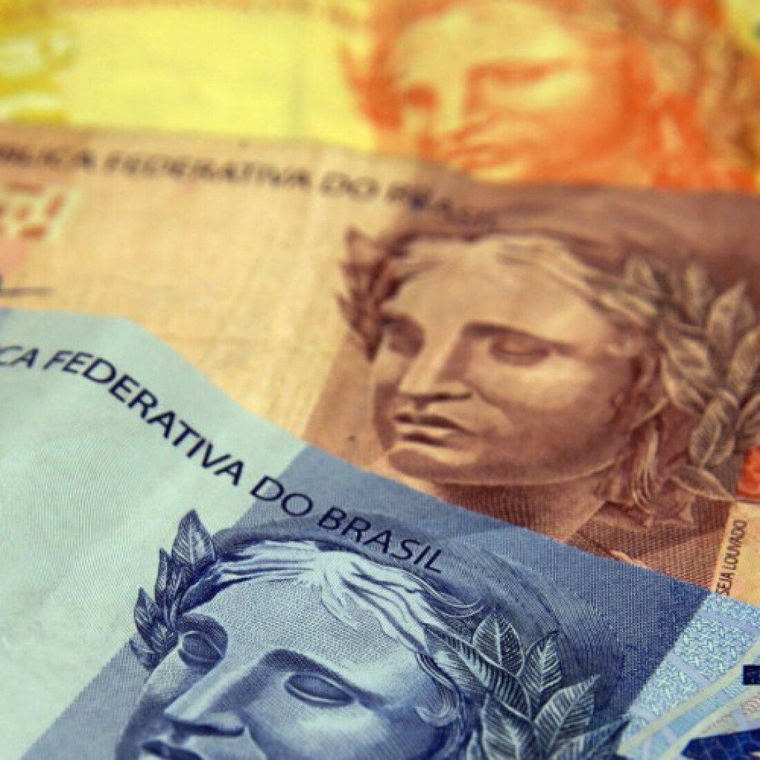 Auxílio emergencial aumenta domicílios com renda de programas sociais