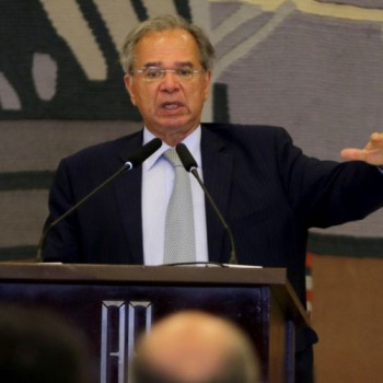 Dólar alto estimula investimentos no país, diz ministro