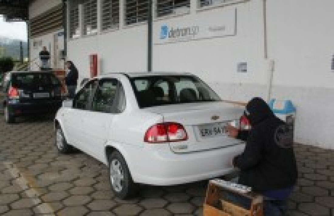 Mesmo com a greve do Detran, serviços atendem a população