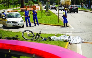 Por mês, um ciclista é vítima de acidente