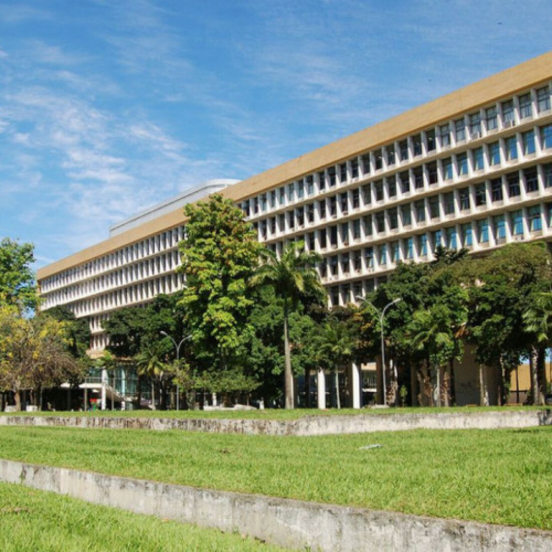 PF apura superfaturamento em contratação de empresa pela UniRio