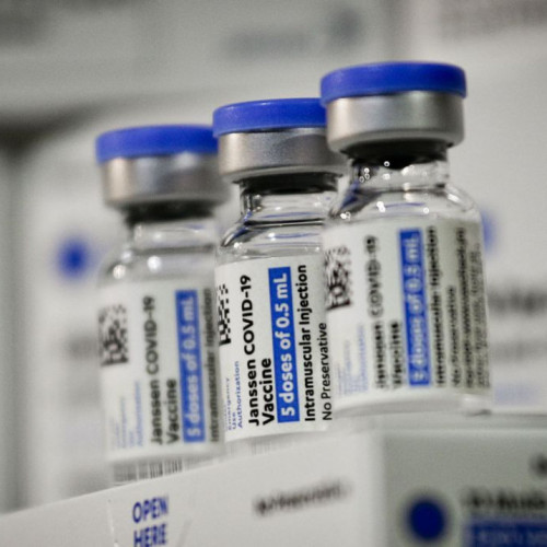 Brasil recebe 1 milhão de doses da vacina Janssen