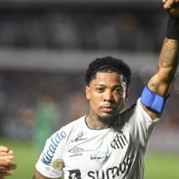 Santos derrota Chapecoense na Vila Belmiro