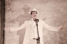 Ator mogiano encena "Cartas Libanesas"