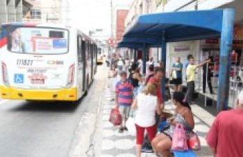 Pontos de ônibus recebem 120 novas coberturas