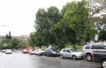 Homem rouba celular de policial e é preso