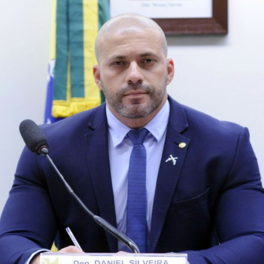 Deputado Daniel Silveira é condenado a indenizar prefeito de Niterói