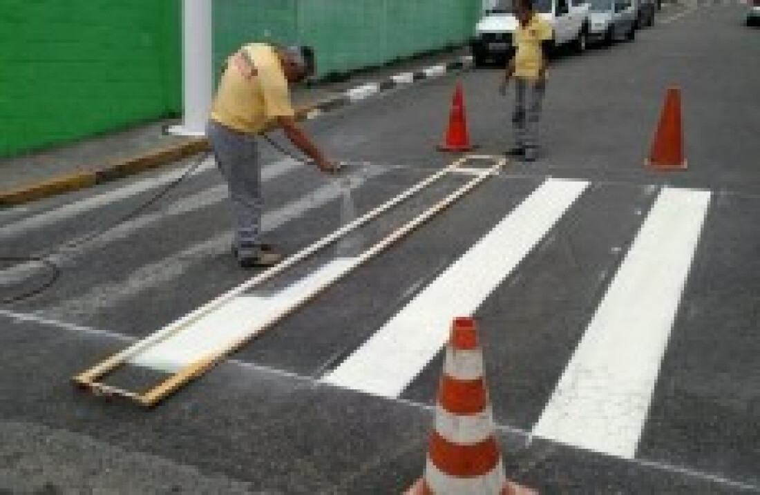 Bairros recebem novas pinturas e sinalizações