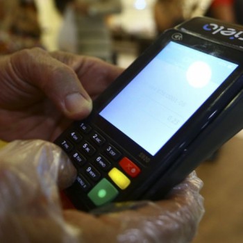 Compras com cartões crescem 35% e movimentam R$ 680 bi no 3º trimestre