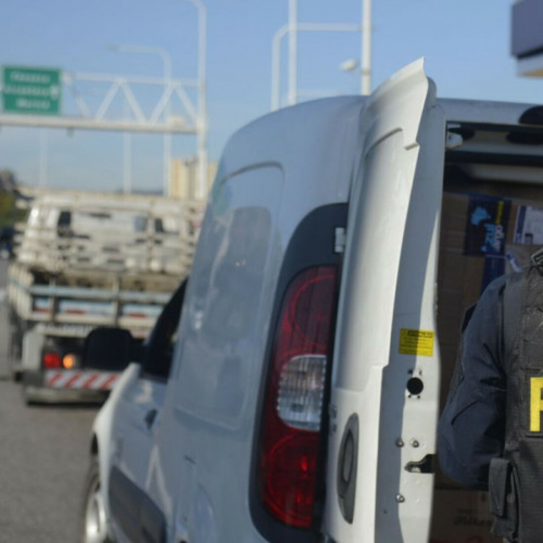Feriado deixa trânsito lento na Ponte Rio-Niterói