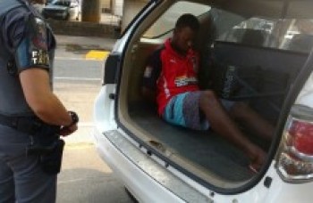 PM apreende drogas na Vila Cecília de novo