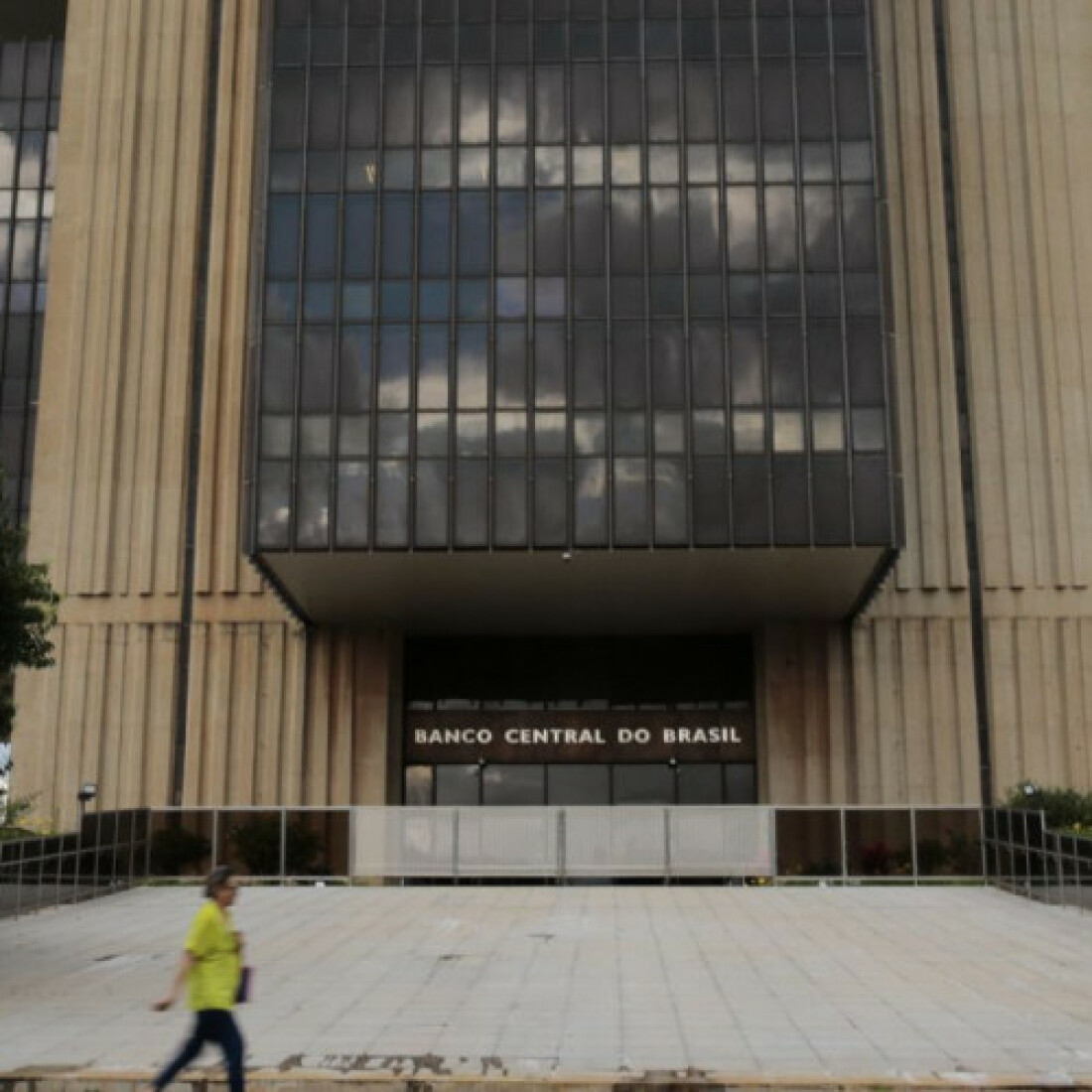 BC: 96% da população adulta têm relacionamento com bancos
