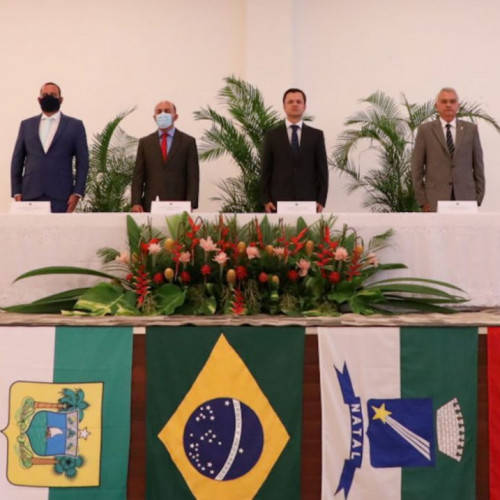 Ministro da Justiça defende pensão integral a cônjuges de policiais