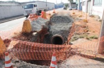 Obra precisa de melhor sinalização