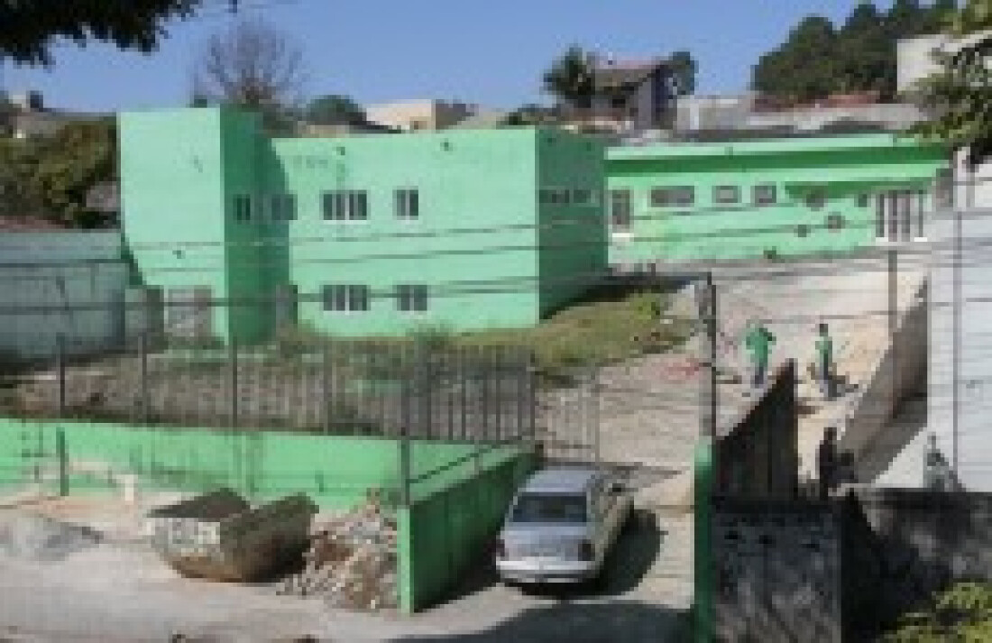 Ferraz conclui obra de unidade infantil