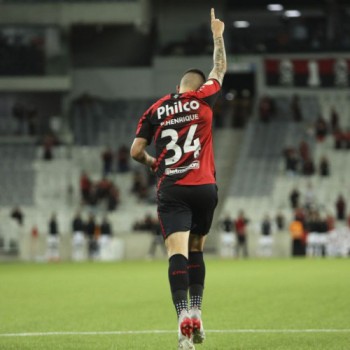 Brasileiro: Athletico-PR passa pelo Ceará em Curitiba