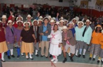 Cerca de mil pessoas participam do Arraiá da Melhor Idade de Itaquá: