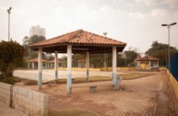 Poa revitaliza espaço para prática esportiva