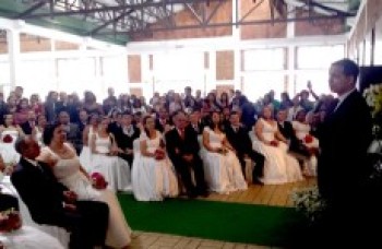 Quinta edição de casamento comunitário uniu 37 casais