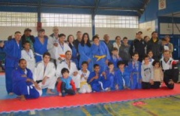 Atletas de todas as idades disputam torneio de judô