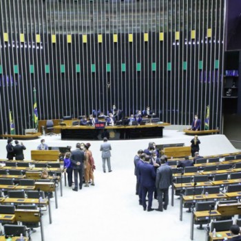 Câmara conclui votação da PEC dos Precatórios em primeiro turno