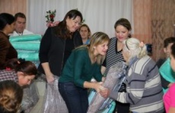 Fundo Social distribui kits para o frio em Jundiapeba