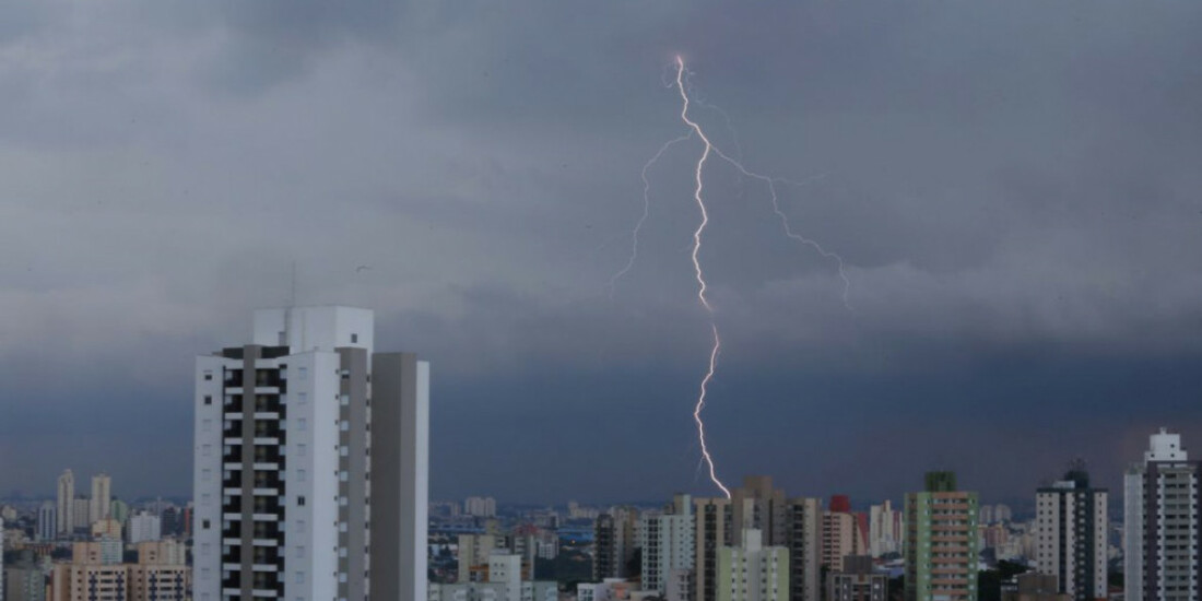 Defesa Civil de SP alerta para chuvas fortes e contínuas na Páscoa