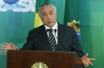 Temer anuncia reajuste de 12% do Bolsa Família