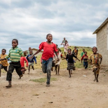 Mostra fotográfica promove viagem por lares de 12 países