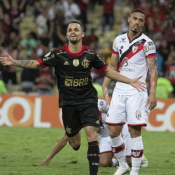 Em noite de Michael, Flamengo derrota Atlético-GO no Maracanã