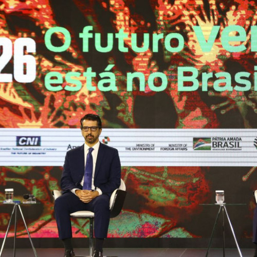 Mourão defende investimentos em hidrovias e portos na Amazônia